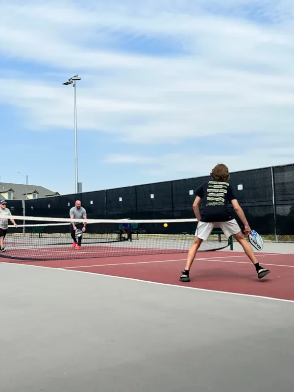 kham pha tuoi tho bong pickleball khi nao thay the