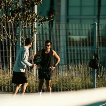 lua chon pickleball gear hoan hao danh cho nguoi nhe ky